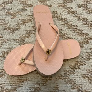 Blush pink and gold Tory burch flip flops, size 7